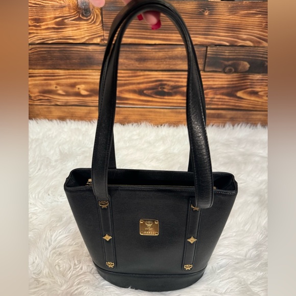 MCM Bucket Bag - Picture 7 of 11